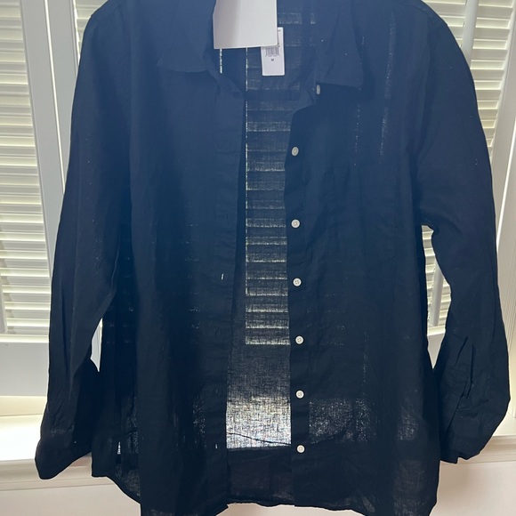 Linen- blend easy shirt and black with white buttons and one pocket - Picture 2 of 4